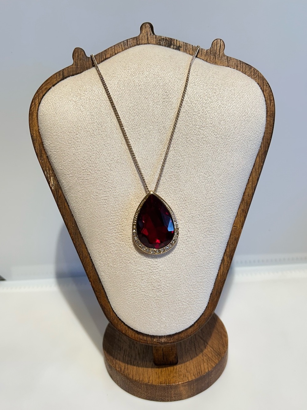 Avon Elegant Teardrop Red Crystal Pendant Necklace
